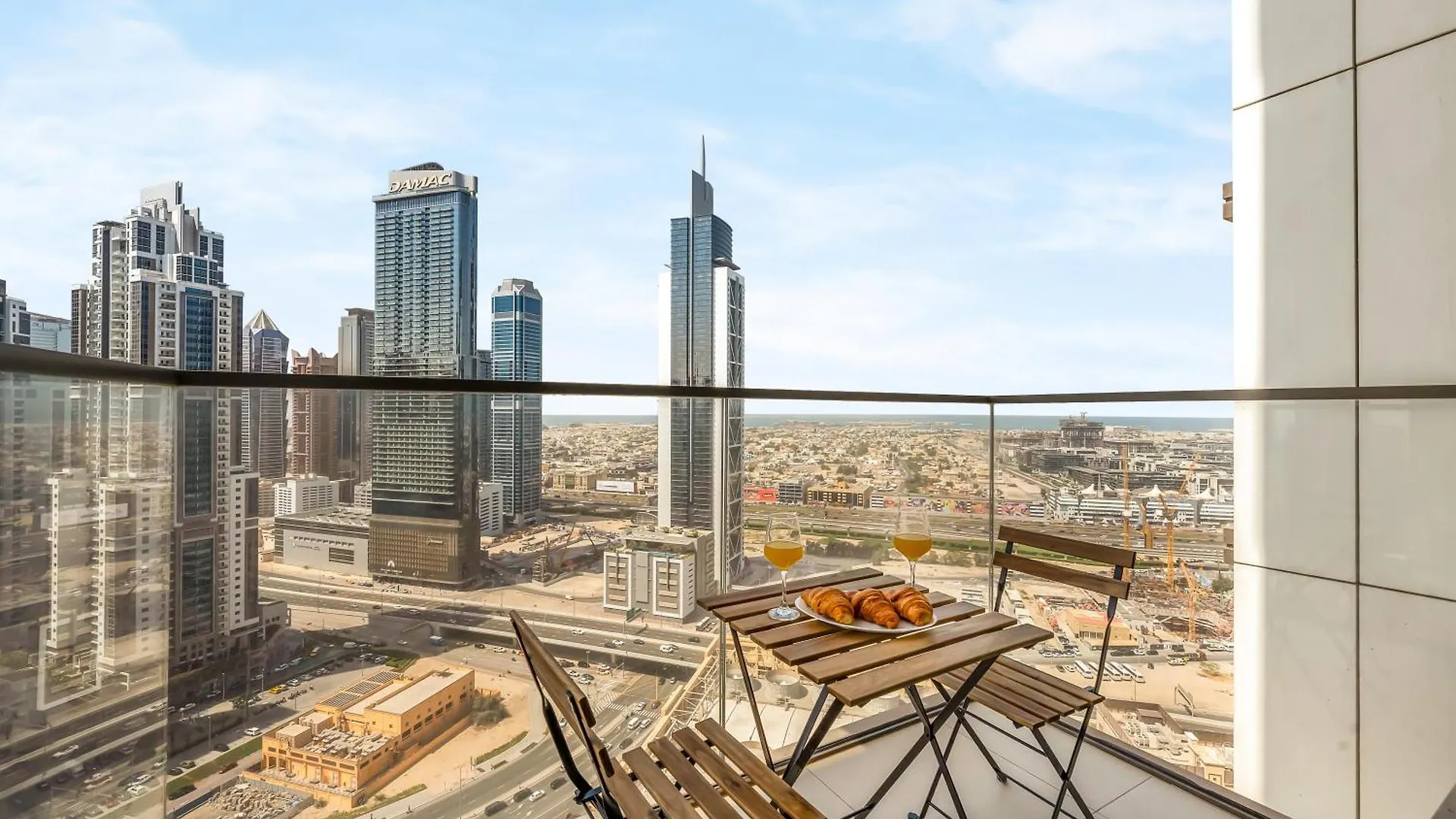 Brand New - Modern 1Br In Downtown I Near Burj Khalifa & Dubai Mall Apartment