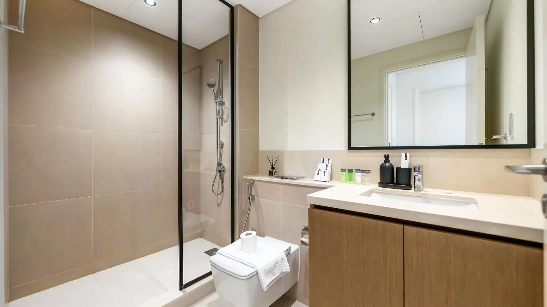 Brand New - Modern 1Br In Downtown I Near Burj Khalifa & Dubai Mall Apartment