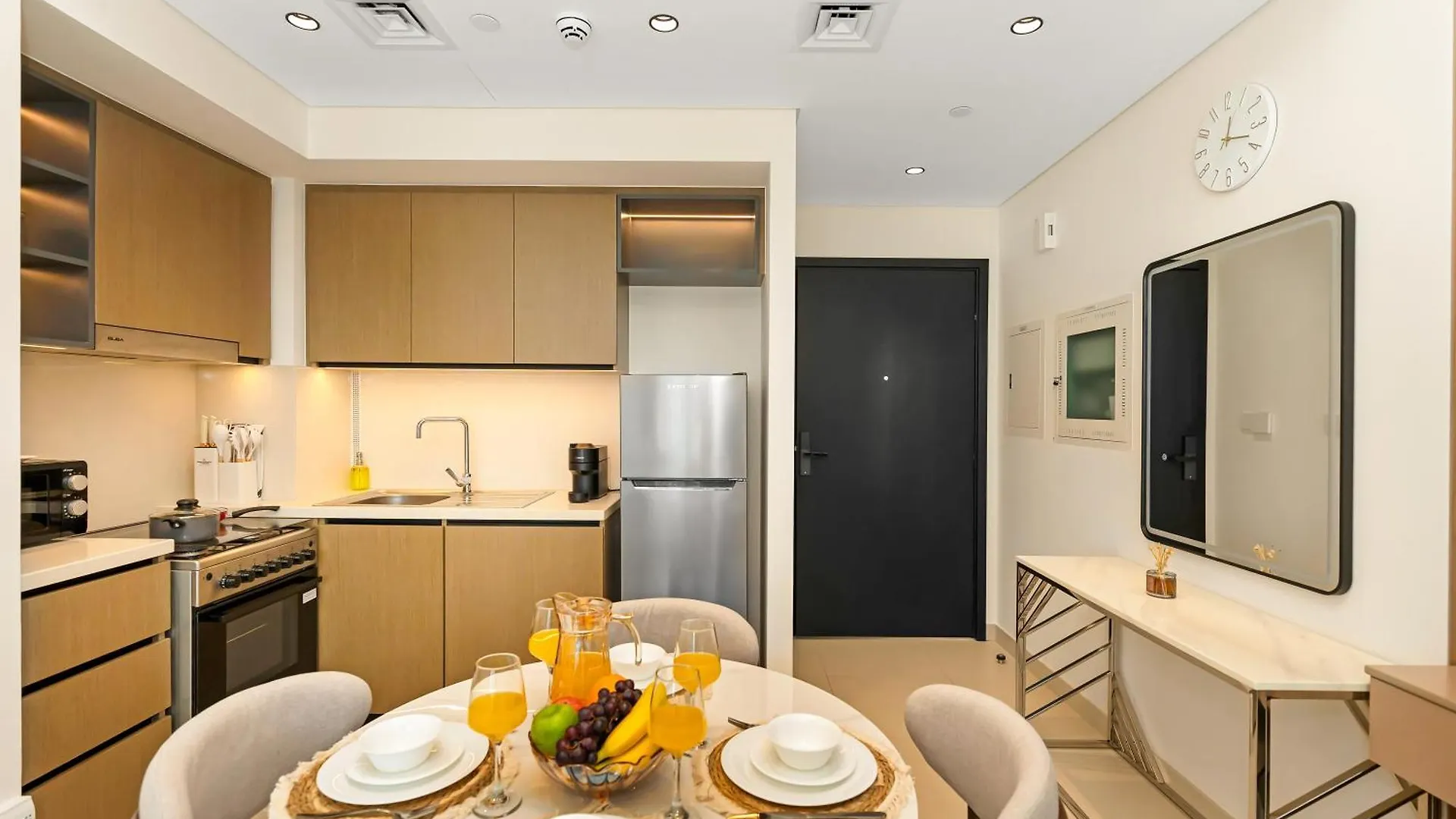 Brand New - Modern 1Br In Downtown I Near Burj Khalifa & Dubai Mall Apartment